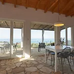 House Philia With Panoramic Sea View In Mani בית נופש